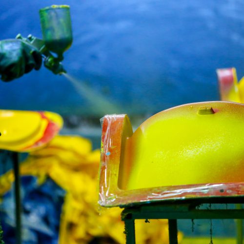 התזת טופקוט על מוצר פיברגלס